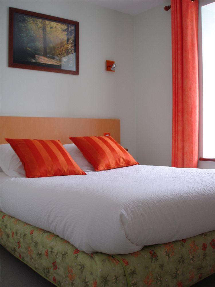 Hotel Du Cheval Blanc Saint-Pol-de-Léon Εξωτερικό φωτογραφία